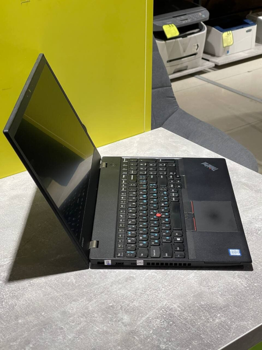 Ультрабук Lenovo ThinkPad T570 / 15.6&quot; (1920x1080) IPS / Intel Core i5-7200U (2 (4) ядра по 2.5 - 3.1 GHz) / 8 GB DDR4 / 240 GB SSD / Intel HD Graphics 620 / WebCam - 3