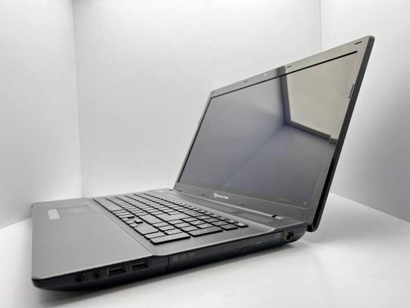 Ноутбук Б-класс Packard Bell LK11BZ / 17.3&quot; (1600x900) TN / AMD E-300 (2 ядра по 1.3 GHz) / 4 GB DDR3 / 240 GB SSD / AMD Radeon HD 6310 Graphics / WebCam - 4