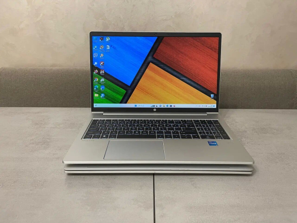 Ультрабук HP ProBook 650 G8 / 15.6&quot; (1920x1080) IPS / Intel Core i5-1135G7 (4 (8) ядра по 2.4 - 4.2 GHz) / 16 GB DDR4 / 256 GB SSD M.2 / Intel Iris Xe Graphics / WebCam / HDMI - 2