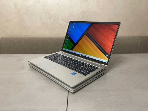 Ультрабук HP ProBook 650 G8 / 15.6&quot; (1920x1080) IPS / Intel Core i5-1135G7 (4 (8) ядра по 2.4 - 4.2 GHz) / 16 GB DDR4 / 256 GB SSD M.2 / Intel Iris Xe Graphics / WebCam / HDMI - 4