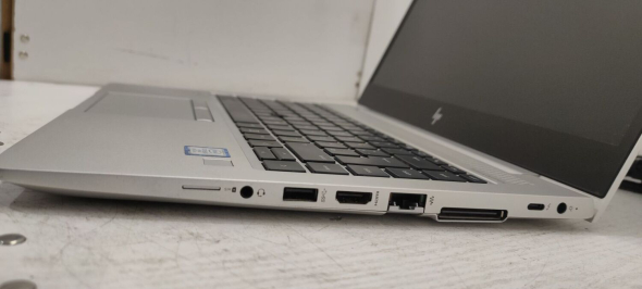 Ультрабук Б-класс HP EliteBook 840 G5 / 14&quot; (1920x1080) IPS / Intel Core i7-8550U (4 (8) ядра по 1.8 - 4.0 GHz) / 8 GB DDR4 / 256 GB SSD / Intel UHD Graphics 620 / WebCam - 5