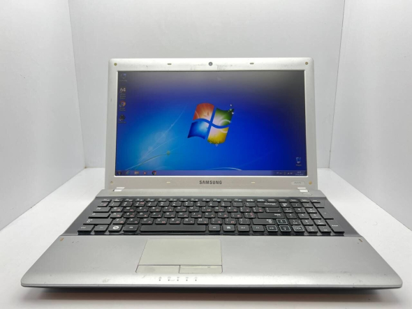 Ноутбук Б-класс Samsung RV515 / 15.6&quot; (1366x768) TN / Intel Core i3-370M (2 (4) ядра по 2.4 GHz) / 4 GB DDR3 / 500 GB HDD / nVidia GeForce 315M, 512 MB GDDR3, 64-bit / WebCam - 2