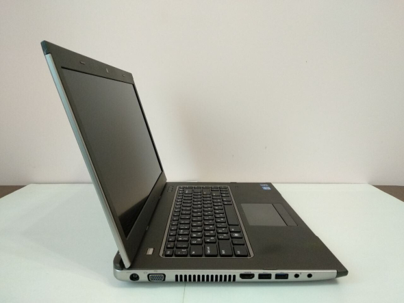 Ноутбук Б-класс Dell Vostro 3560 / 15.6&quot; (1366x768) TN / Intel Core i5-3210M (2 (4) ядра по 2.5 - 3.1 GHz) / 4 GB DDR3 / 128 GB SSD / AMD Radeon HD 7670M, 1 GB DDR3, 128-bit / WebCam / DVD-RW / HDMI - 3