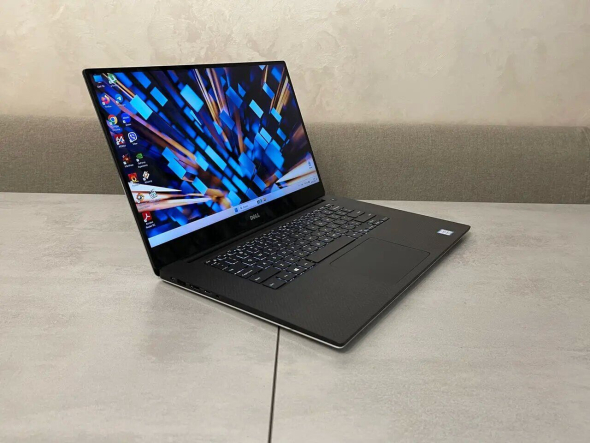 Игровой ноутбук Dell Xps 15 9560 / 15.6&quot; (3840x2160) IPS Touch / Intel Core i7-7700HQ (4 (8) ядра по 2.8 - 3.8 GHz) / 16 GB DDR4 / 256 GB SSD M.2 / nVidia GeForce GTX 1050, 4 GB GDDR5, 128-bit / WebCam / HDMI - 4