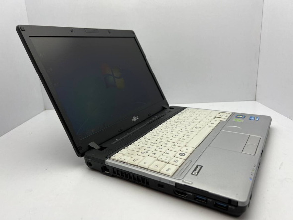 Нетбук Fujitsu LifeBook P771 / 12.1&quot; (1280x800) TN / Intel Core i5-2520M (2 (4) ядра по 2.5 - 3.2 GHz) / 4 GB DDR3 / 500 GB HDD / Intel HD Graphics 3000 - 3