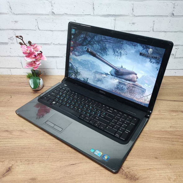 Ноутбук Б-класс Dell Inspiron 1764 / 17.3&quot; (1600x900) TN / Intel Core i3-370M (2 (4) ядра по 2.4 GHz) / 8 GB DDR3 / 128 GB SSD / AMD Radeon HD 5470, 1 GB GDDR5, 64-bit / WebCam / VGA - 4