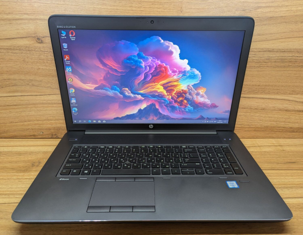 Мобильная рабочая станция HP zBook 17 G3 / 17.3&quot; (1600x900) TN / Intel Core i7-6700HQ (4 (8) ядра по 2.6 - 3.5 GHz) / 16 GB DDR4 / 512 GB SSD / nVidia Quadro M1000M, 2 GB DDR3, 128-bit / WebCam / Fingerprint / Windows 10 - 2