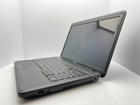 Ноутбук Lenovo G550 / 15.6&quot; (1366x768) TN / Intel Pentium T4400 (2 ядра по 2.2 GHz) / 4 GB DDR3 / 500 GB HDD / Intel GMA 4500M Graphics / WebCam - 4