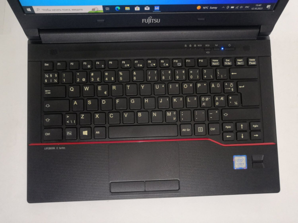 Ноутбук Fujitsu LifeBook E547 / 14&quot; (1920x1080) IPS / Intel Core i5-7200U (2 (4) ядра по 2.5 - 3.1 GHz) / 8 GB DDR4 / 256 GB SSD / Intel HD Graphics 520 / WebCam / Windows 10 Pro - 3