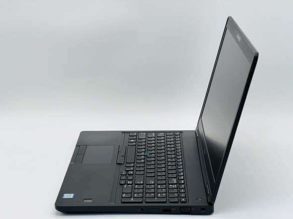 Ультрабук Dell Latitude 5590 / 15.6&quot; (1920x1080) IPS / Intel Core i7-8650U (4 (8) ядра по 1.9 - 4.2 GHz) / 16 GB DDR4 / 240 GB SSD / Intel UHD Graphics 620 / WebCam - 4