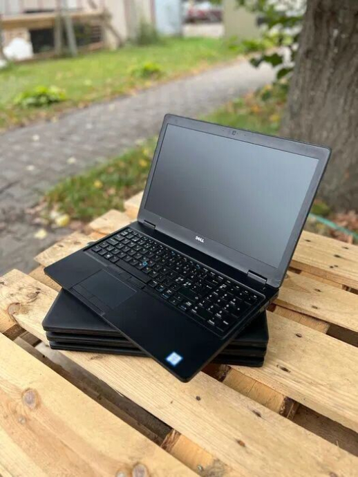Ігровий ноутбук Dell Latitude 5580/ 15.6 &quot; (1920x1080) IPS / Intel Core i5-6440HQ (4 ядра по 2.6 - 3.5 GHz) / 8 GB DDR4 / 256 GB SSD M. 2 / nVidia GeForce 940MX, 2 GB GDDR5, 64-bit / WebCam / HDMI - 2