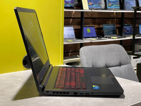 Ігровий ноутбук Acer Nitro 5 AN517-54-50v7 / 17.3&quot; (1920x1080) IPS / Intel Core i5 - 11400h (6 (12) ядер по 2.7-4.5 GHz) / 32 GB DDR4 / 480 GB SSD / nVidia GeForce RTX 3050 Ti, 4 GB GDDR6, 128-bit / WebCam - 3