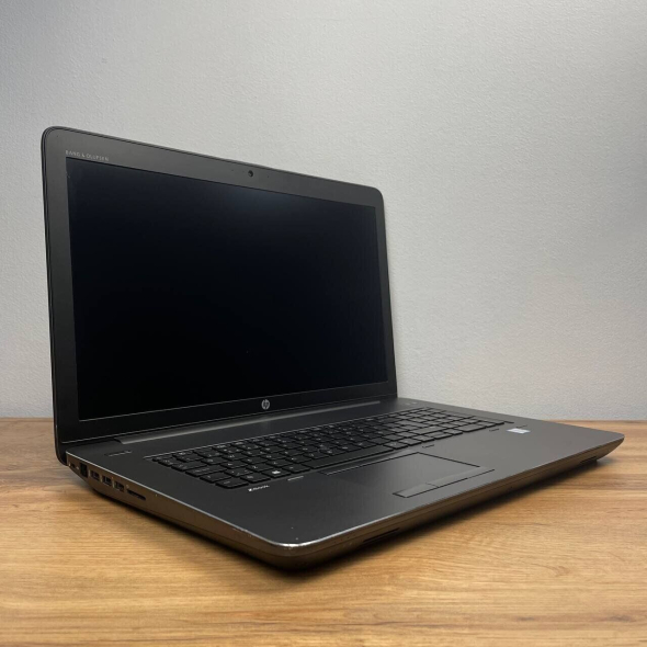 Мобільна робоча станція HP ZBook 17 G3 / 17.3&quot; (1920x1080) IPS / Intel Core i7-6820HQ (4 (8) ядра по 2.7 - 3.6 GHz) / 16 GB DDR4 / 256 GB SSD M. 2 + 500 Gb HDD / nVidia Quadro M1000M, 2 GB GDDR3, 128-bit / WebCam / АКБ посилена - 7