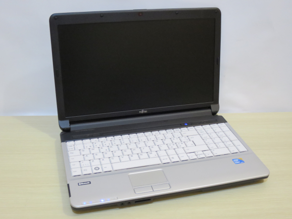 Ноутбук 15.6&quot; Fujitsu Lifebook A530 Intel Core i5-430M 4Gb RAM 120Gb SSD - 8