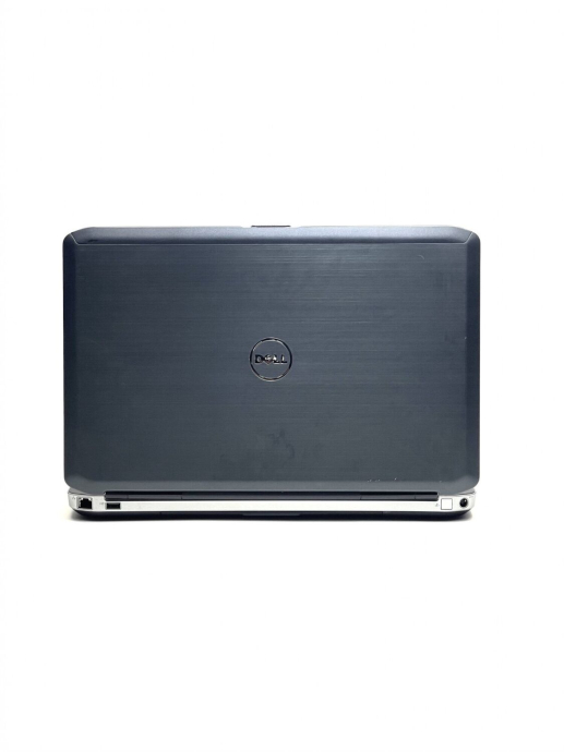 Ноутбук А-класс Dell Latitude E5530 / 15.6&quot; (1366x768) TN / Intel Core i5-3230M (2 (4) ядра по 2.6 - 3.2 GHz) / 8 GB DDR3 / 240 GB SSD / Intel HD Graphics 4000 / WebCam / DVD-RW - 3