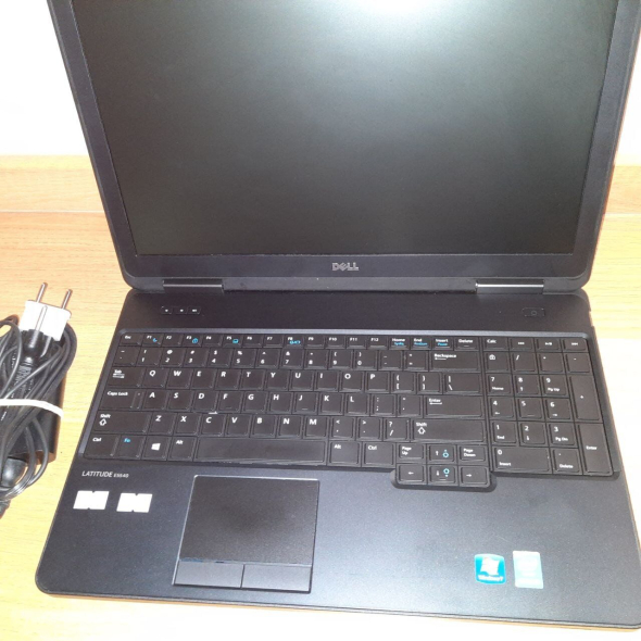 Ноутбук Dell Latitude E5540 / 15.6&quot; (1366x768) TN / Intel Core i3-4030U (2 (4) ядра по 1.9 GHz) / 8 GB DDR3 / 500 Gb HDD / Intel HD Graphics 4400 / WebCam / HDMI - 2