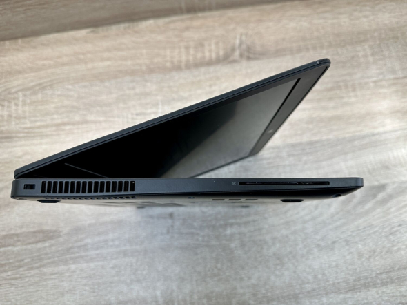 Ноутбук Dell Latitude E7470 / 14&quot; (1920x1080) TN / Intel Core i5-6300U (2 (4) ядра по 2.4 - 3.0 GHz) / 16 GB DDR4 / 256 GB SSD / Intel HD Graphics 520 / WebCam / Windows 10 Pro - 4