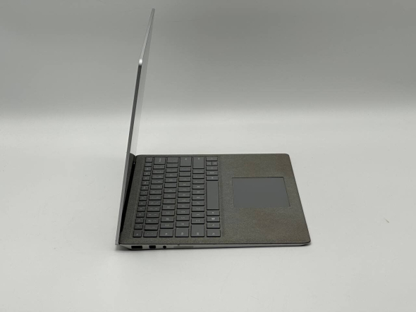 Ультрабук Б-класс Microsoft Surface Laptop 1769 / 13.5&quot; (2256x1504) IPS Touch / Intel Core i7-7660U (2 (4) ядра по 2.5 - 4.0 GHz) / 16 GB DDR3 / 480 GB SSD / Intel Iris Plus Graphics 640 / WebCam - 4