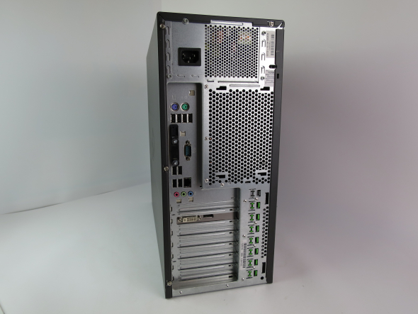 Сервер WORKSTATION FUJITSU CELSIUS W510 4XCORE XEON E3-1220 2,9 GHZ 16 RAM - 3