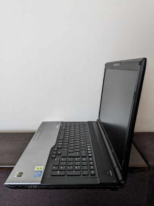 Ноутбук Fujitsu Lifebook N532 / 17.3&quot; (1600x900) TN / Intel Core i5-3230M (2 (4) ядра по 2.6 - 3.2 GHz) / 8 GB DDR3 / 120 GB SSD + 250 GB HDD / nVidia GeForce GT 620M, 1 GB DDR3, 64-bit / WebCam / USB 3.0 / HDMI - 4