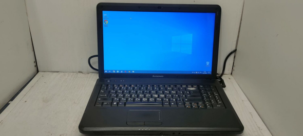 Ноутбук Lenovo G550 / 15.6&quot; (1366x768) TN / Intel Pentium T4500 (2 ядра по 2.3 GHz) / 4 GB DDR3 / 250 GB HDD / Intel GMA Graphics 4500M / WebCam / АКБ не держит - 2