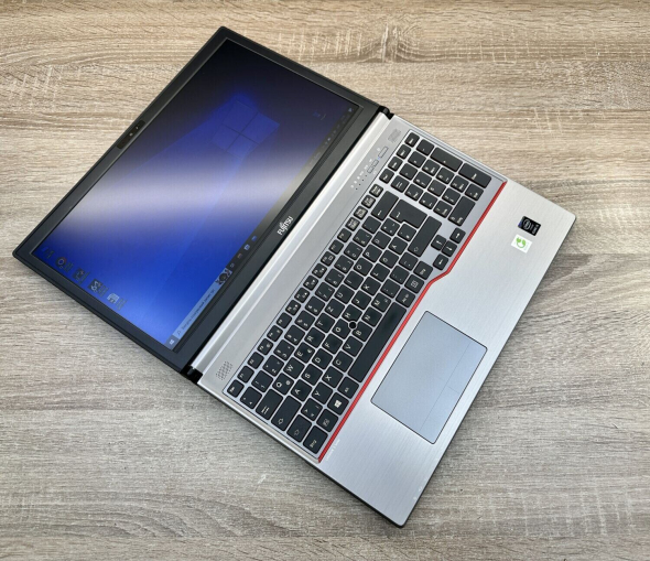 Ноутбук Fujitsu LifeBook E754 / 15.6&quot; (1366x768) TN / Intel Core i5-4300M (2 (4) ядра по 2.6 - 3.3 GHz) / 8 GB DDR3 / 256 GB SSD / Intel HD Graphics 4600 / HDMI / Win 10 Pro - 4