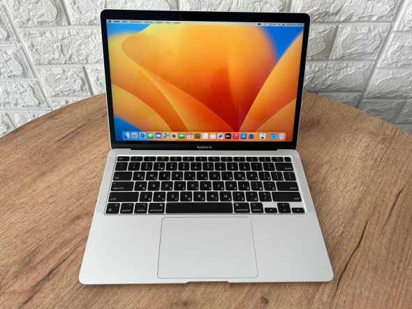 Ноутбук Apple MacBook Air A2337 (2020) / 13.3&quot; (2560x1600) IPS / Apple M1 (8 ядер по 2.1 - 3.2 GHz) / 8 GB DDR3 / 256 GB SSD / Apple M1 GPU / WebCam - 2