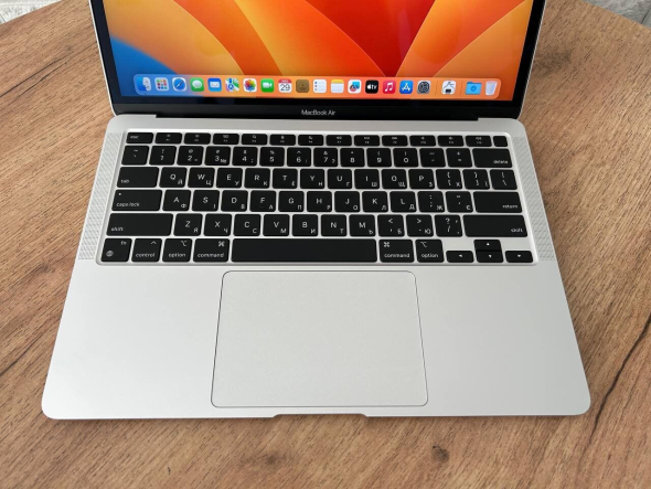 Ноутбук Apple MacBook Air A2337 (2020) / 13.3&quot; (2560x1600) IPS / Apple M1 (8 ядер по 2.1 - 3.2 GHz) / 8 GB DDR3 / 256 GB SSD / Apple M1 GPU / WebCam - 3