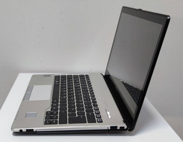 Ноутбук Fujitsu-Siemens LifeBook S935 / 13.3&quot; (1920x1080) IPS touch / Intel Core i5-5300U (2( 4) ядра 2.3 - 2.9 GHz) / 8 GB DDR3 / 256 GB SSD - 4