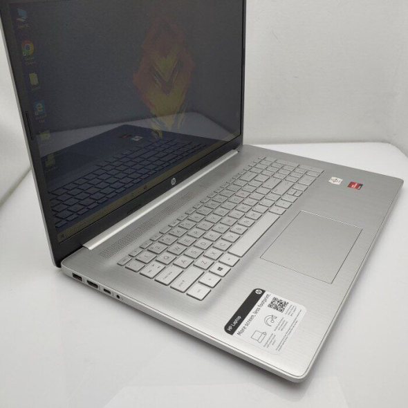 Ноутбук HP Laptop 17-cp0010nr / 17.3&quot; (1600x900) TN / AMD Athlon Silver 3050U (2 ядра по 2.3 - 3.2 GHz) / 8 GB DDR4 / 256 GB SSD / AMD Radeon Graphics / WebCam / Win 10 Home - 3