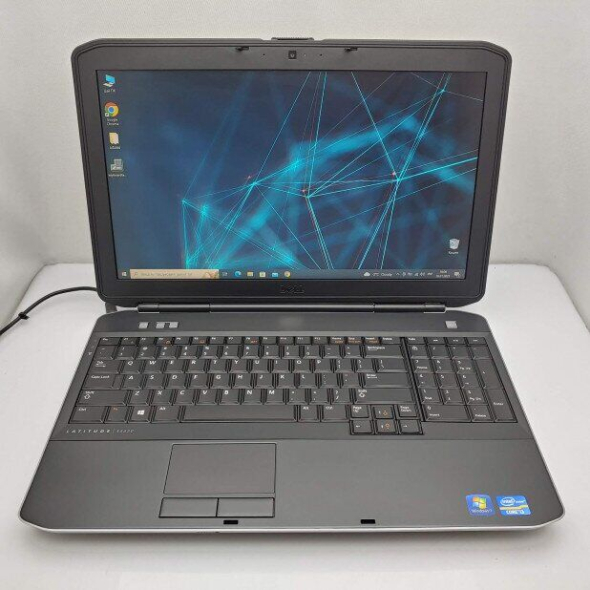 Ноутбук Dell Latitude E5530 / 15.6&quot; (1366x768) TN / Intel Core i3-3110M (2 (4) ядра по 2.4 GHz) / 4 GB DDR3 / 256 GB SSD / Intel HD Graphics 4000 / WebCam / DVD-ROM / Win 10 Pro - 2