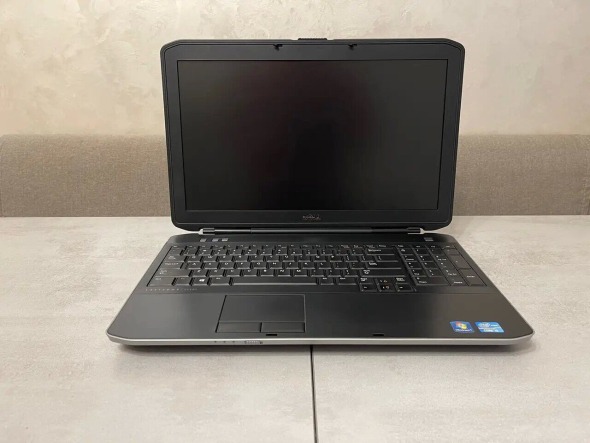 Ноутбук Dell Latitude E5530 / 15.6&quot; (1366x768) TN / Intel Core i5-3380M (2 (4) ядра по 2.9 - 3.6 GHz) / 6 GB DDR3 / 120 GB SSD / Intel HD Graphics 4000 / HDMI - 5