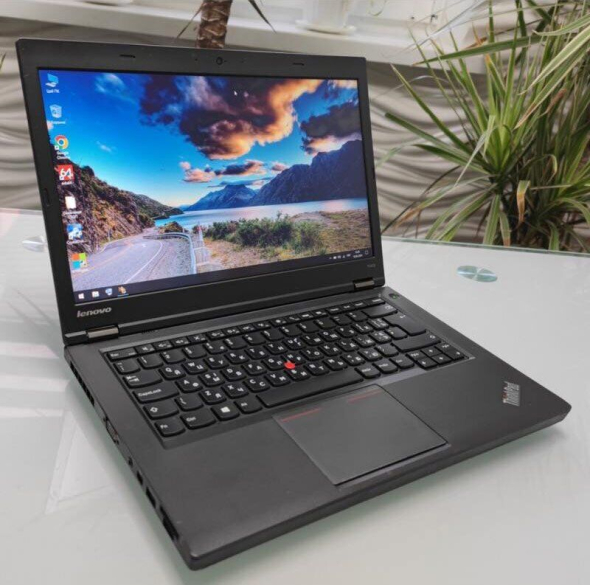 Ноутбук Б-класс Lenovo ThinkPad T440p / 14&quot; (1366x768) TN / Intel Core i5-4300M (2 (4) ядра по 2.6 - 3.3 GHz) / 8 GB DDR3 / 256 GB SSD / Intel HD Graphics 4600 / WebCam / DVD-ROM / VGA - 3