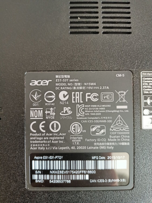 Ноутбук Б-класс Acer Aspire ES1-531-P7QY / 15.6&quot; (1366x768) TN / Intel Pentium N3700 (4 ядра по 1.6 - 2.4 GHz) / 4 GB DDR3 / 256 GB SSD / Intel HD Graphics / WebCam / HDMI - 6