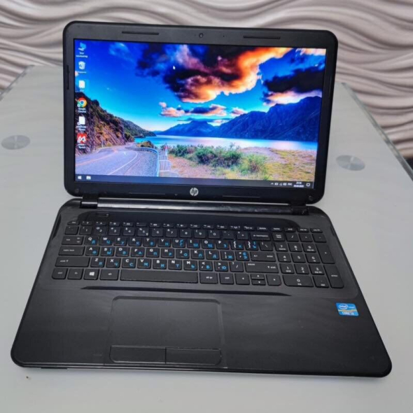 Ноутбук Б-класс HP 15-d007ed / 15.6&quot; (1366x768) TN / Intel Core i3-3110M (2 (4) ядра по 2.4 GHz) / 4 GB DDR3 / 500 GB HDD / Intel HD Graphics 4000 / WebCam / DVD-ROM / VGA - 2