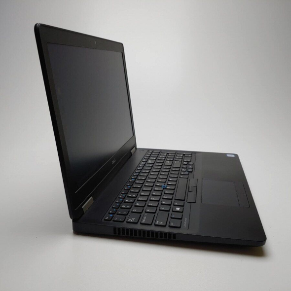 Ноутбук Б-класс Dell Latitude E5570 / 15.6&quot; (1366x768) TN / Intel Core i5-6200U (2 (4) ядра по 2.3 - 2.8 GHz) / 8 GB DDR4 / 512 GB SSD / Intel HD Graphics 520 / WebCam / Win 10 Pro - 4