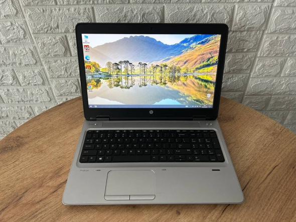 Ноутбук Б-класс HP ProBook 650 G3 / 15.6&quot; (1366x768) TN / Intel Core i7-7600U (2 (4) ядра по 2.8 - 3.9 GHz) / 8 GB DDR4 / 256 GB SSD / AMD Radeon R7 M350, 2 GB DDR3, 64-bit / WebCam - 2