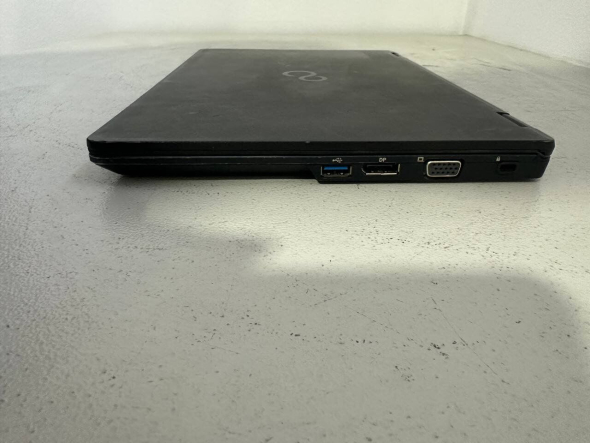 Нетбук Fujitsu LifeBook U727 / 12.5&quot; (1920x1080) IPS / Intel Core i5-6200U (2 (4) ядра по 2.3 - 2.8 GHz) / 8 GB DDR4 / 128 GB SSD / Intel HD Graphics 620 / WebCam / VGA - 4
