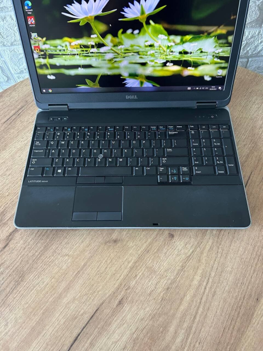 Ноутбук Б-класс Dell Latitude E6540 / 15.6&quot; (1920x1080) TN / Intel Core i7-4800MQ (4 (8) ядра по 2.7 - 3.7 GHz) / 8 GB DDR3 / 240 GB SSD / AMD Radeon HD 8790M, 2 GB GDDR5, 128-bit / DVD-ROM / VGA - 3