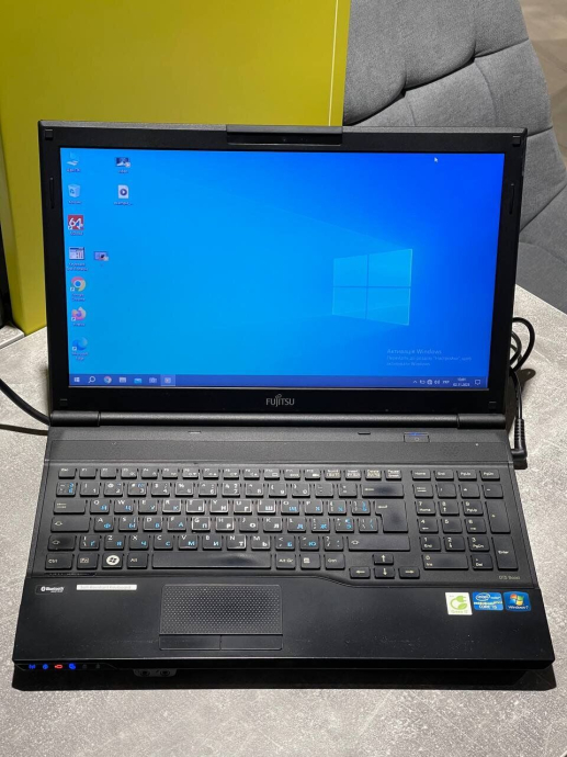 Ноутбук Fujitsu LifeBook AH532 / 15.6&quot; (1366x768) TN / Intel Core i5-3210M (2 (4) ядра по 2.5 - 3.1 GHz) / 8 GB DDR3 / 120 GB SSD / Intel HD Graphics 4000 / WebCam - 2