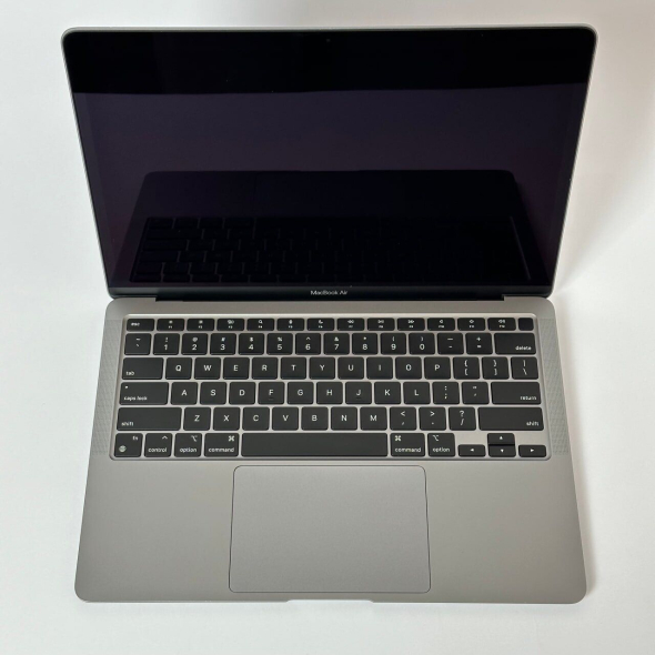 Ультрабук Apple MacBook Air 13 (2020) / 13.3&quot; (2560x1600) IPS / Apple M1 (8 ядер по 3.2 GHz) / 8 GB DDR4 / 256 GB SSD / Apple M1 Graphics / WebCam / True Tone / Touch ID / Silver - 2