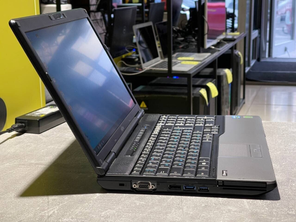 Ноутбук Fujitsu LifeBook E752 / 15.6&quot; (1600x900) TN / Intel Core i5-3210M (2 (4) ядра по 2.5 - 3.1 GHz) / 8 GB DDR3 / 480 GB SSD / Intel HD Graphics 4000 / WebCam - 3
