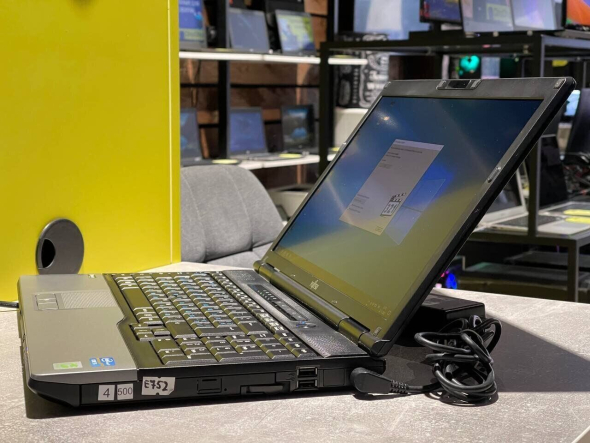 Ноутбук Fujitsu LifeBook E752 / 15.6&quot; (1600x900) TN / Intel Core i5-3210M (2 (4) ядра по 2.5 - 3.1 GHz) / 8 GB DDR3 / 480 GB SSD / Intel HD Graphics 4000 / WebCam - 4